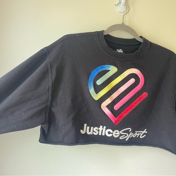 🌼 5/$25 Justice Sport Cropped Rainbow Heart Sweatshirt XS Black Fleece Pullover - Picture 8 of 8